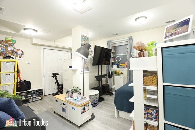 Foto del edificio - 644 W Roscoe St