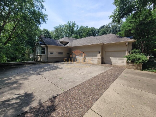 Building Photo - STUNNING LUXURY HOME - EVERYTHING YOU NEED - SHORT-TERM AND FURNISHED OPTIONS AVAILABLE