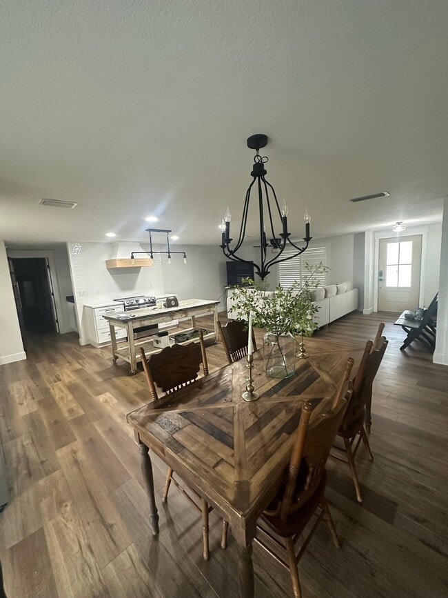 Building Photo - 508 Hillpine Way