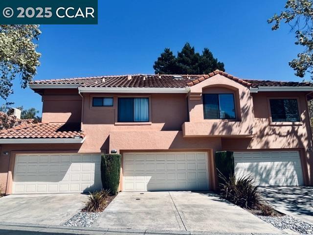 Foto principal - 3046 Lakemont Dr