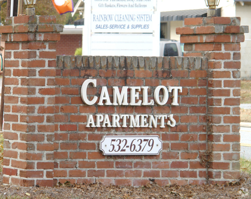 Foto del edificio - Camelot Apartments