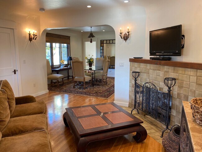 Foto del edificio - FULLY FURNISHED Point Loma Home! AC! All U...