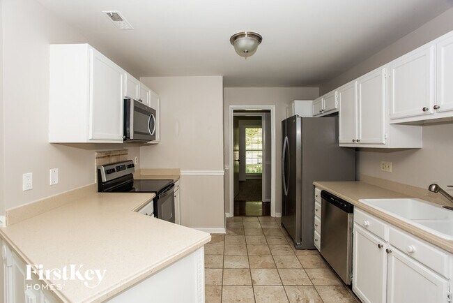 Building Photo - 8304 Lacewood Pl