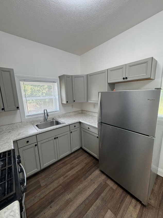 Foto principal - 923-925 N 9th- HBS