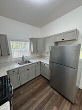 Building Photo - 923-925 N 9th St Rd