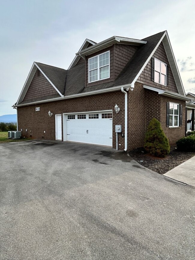 Foto del edificio - 310 Oak Vista Dr