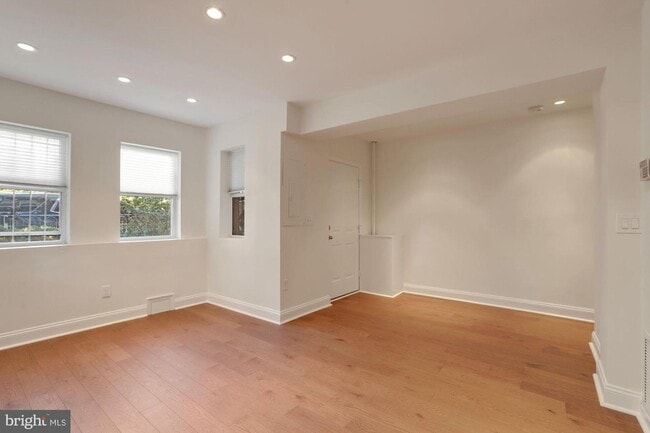 Foto del edificio - 1707 6th St NW