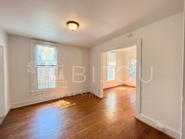 Foto del edificio - Downtown Ranch Cottage