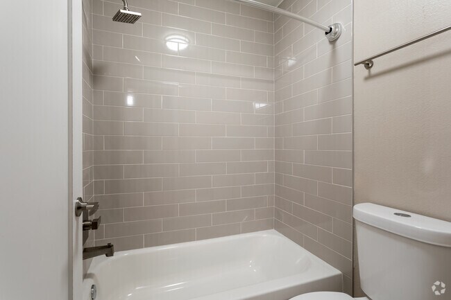 2BR , 1,5 BA - 895 PIES2 - Sand Pebble