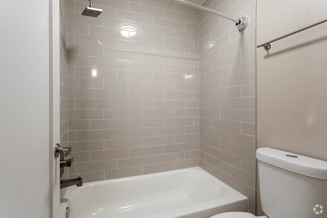 2BR, 1.5 BA - 895 SF - Sand Pebble