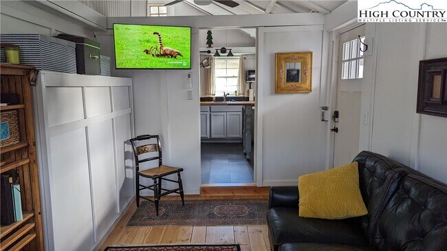 Foto del edificio - 494 Cranberry St