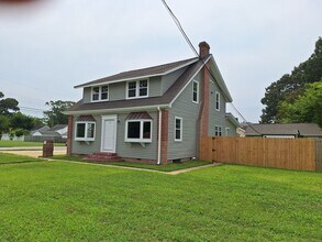 Building Photo - 1814 Kecoughtan Rd