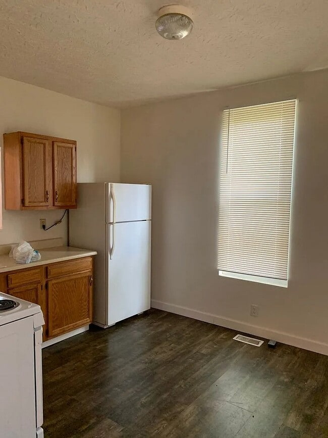 Foto del edificio - 404 Young St