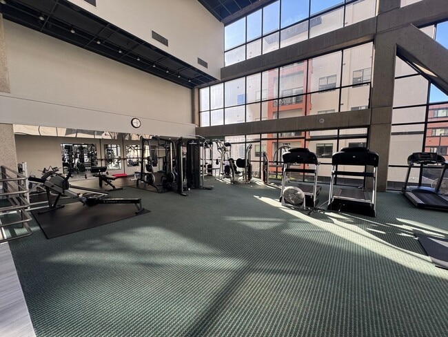 Building Photo - Beautiful Condo in Prime SLC location!