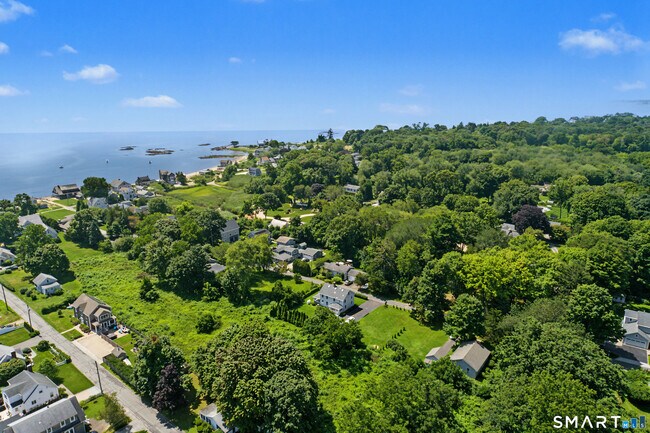 Foto del edificio - 37 Beach Ave