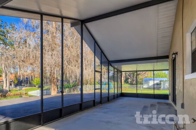 Foto del edificio - 12449 Blue Heron Way