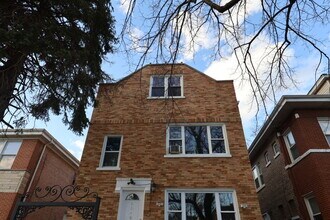 Building Photo - 5048 W Henderson St