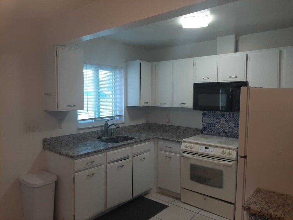 1097 Highlands Dr Unit 1, Naples, FL 34103 Apartments in Naples, FL