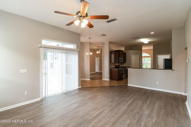 Building Photo - 9941 Rose Creek Ct