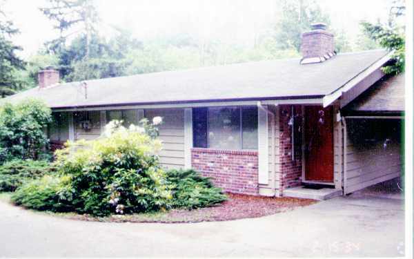 Primary Photo - 19404-19406 Locust Way