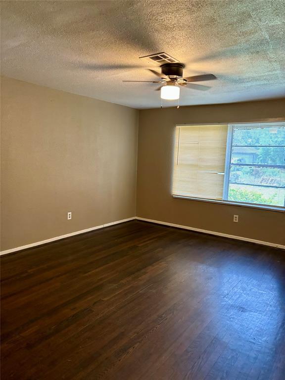 Building Photo - 5411 Heron Dr
