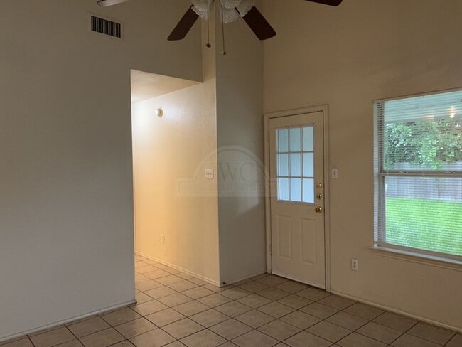 Building Photo - 1604 Grey Fox Trail