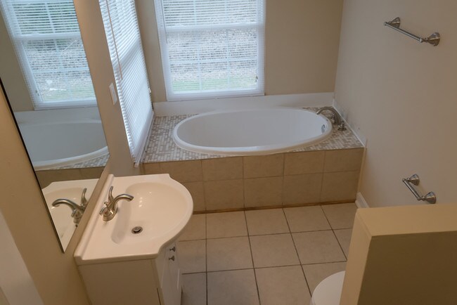 Foto del edificio - **Newly Renovated**