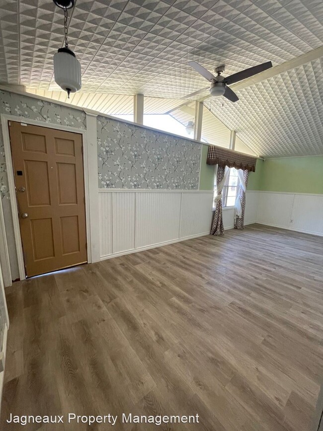 Building Photo - 3 br, 2 bath House - 2020 13th St