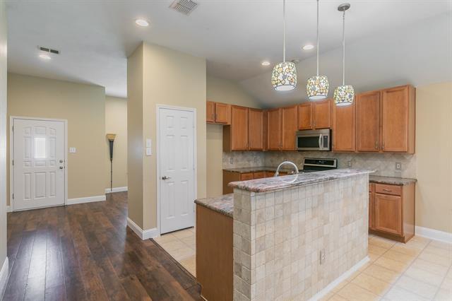 Foto del edificio - 734 Parkford Ln