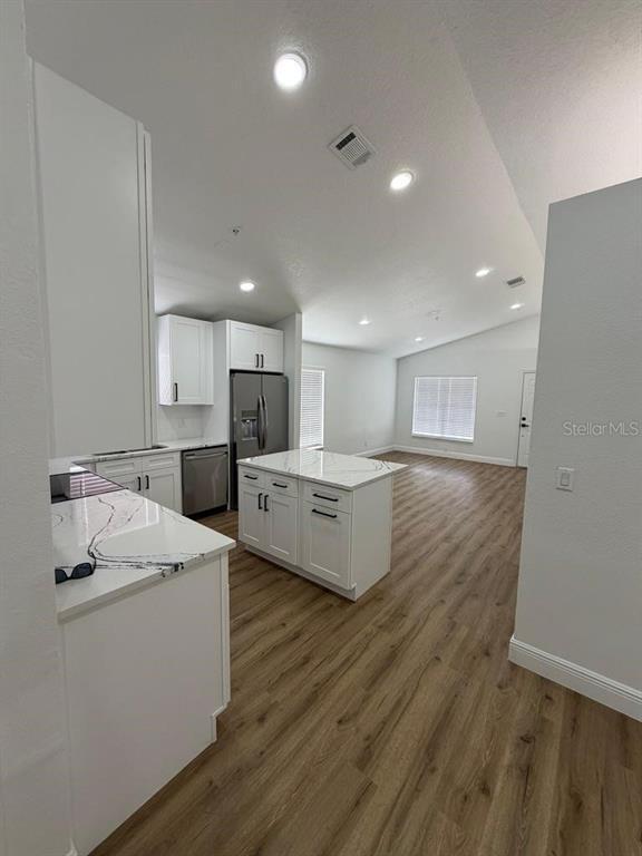 Foto del edificio - 9743 Hollyhill Dr