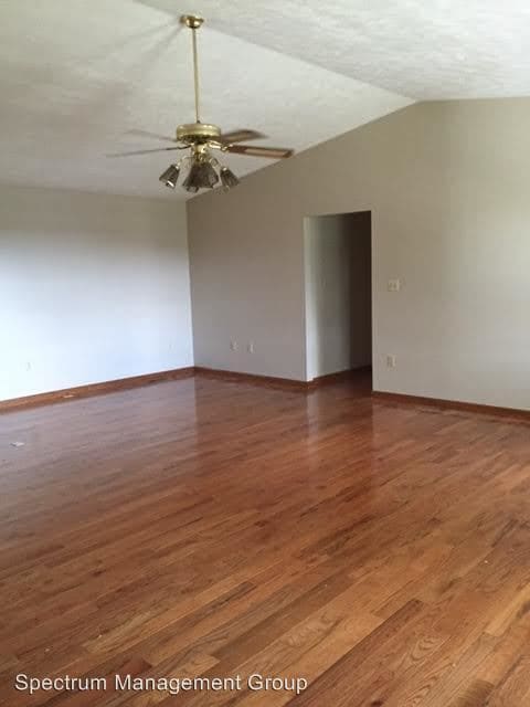 Building Photo - 941 Foxglove Ln