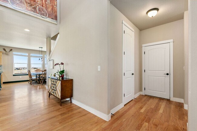 Foto del edificio - 4 Bedroom, 4 bathroom, Plus office and Loft!