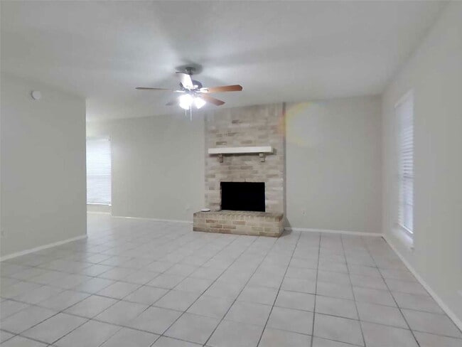 Building Photo - 4615 Tealgate Dr