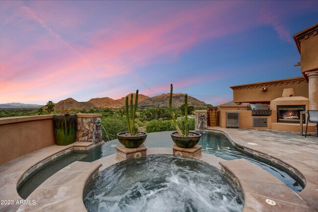 Foto del edificio - 8022 N 47th St