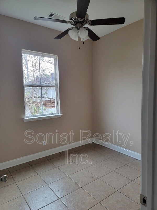 2325 Abundance St Unit 2325, New Orleans, LA 70122 Condo for Rent in