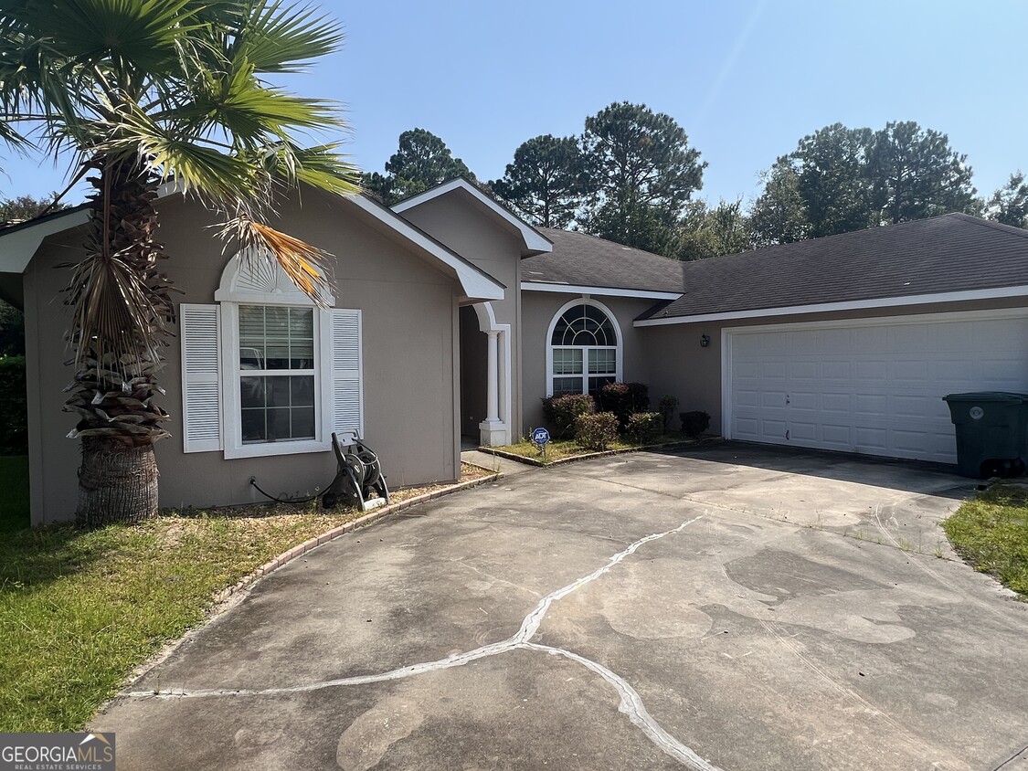 Primary Photo - 105 Coconut Ct