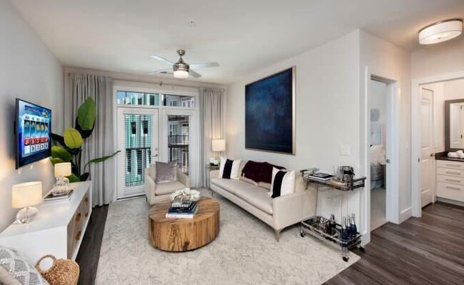 Building Photo - 3 bedroom in Atlanta GA 30328