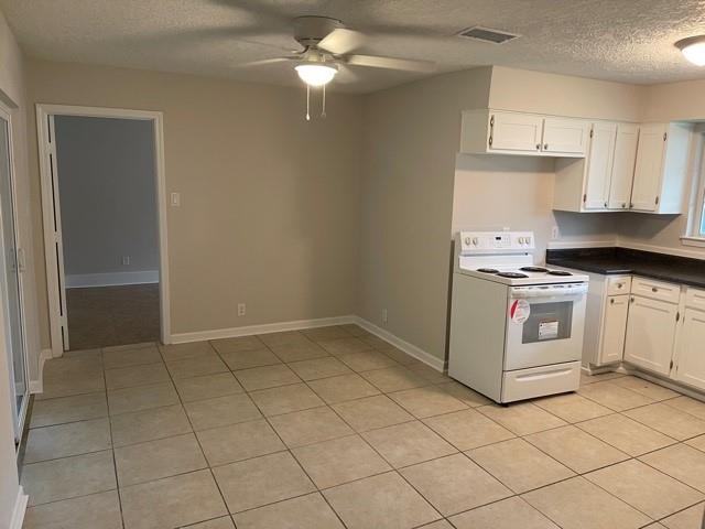 Building Photo - 3810 Newton Dr