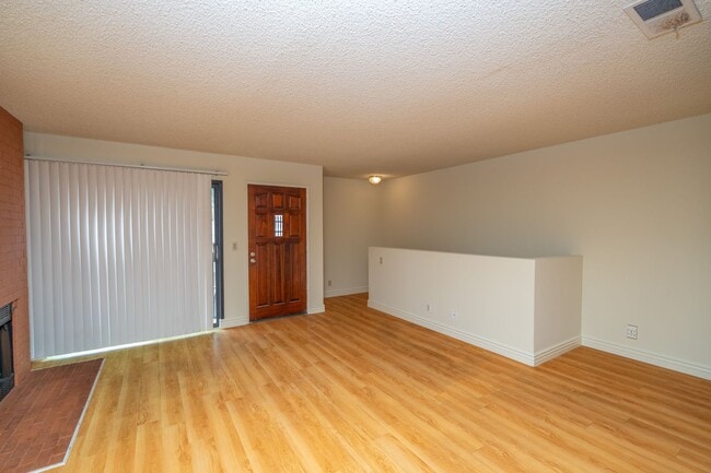 Building Photo - 304 S 2nd Ave