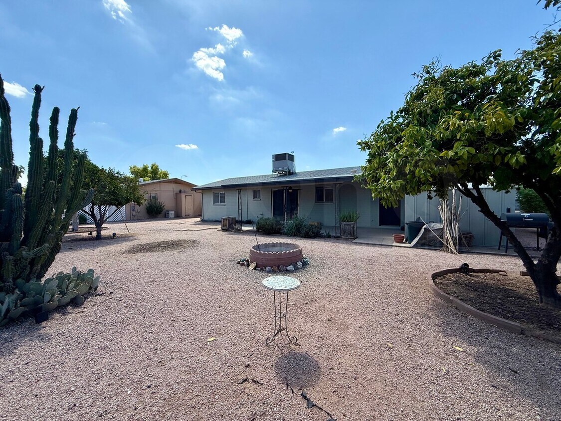 Foto del edificio - 6538 E Adobe Rd