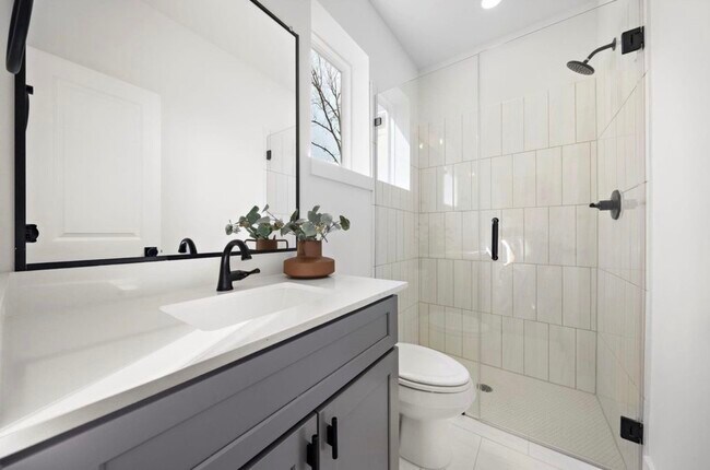 Foto del edificio - 835 Elkhart St