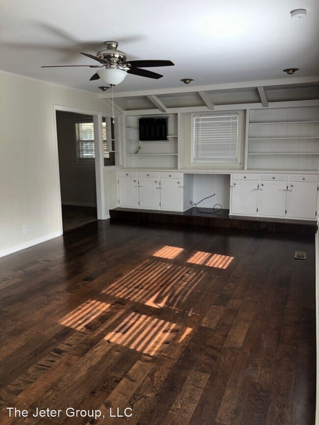 Building Photo - 3 br, 1 bath House - 1000 WALNUT DR.