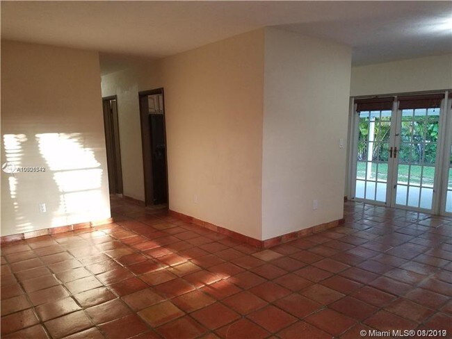 Building Photo - 15800 Palmetto Club Dr