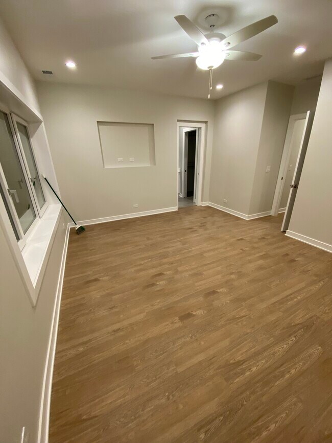 Foto del edificio - 3348 N Ashland Ave