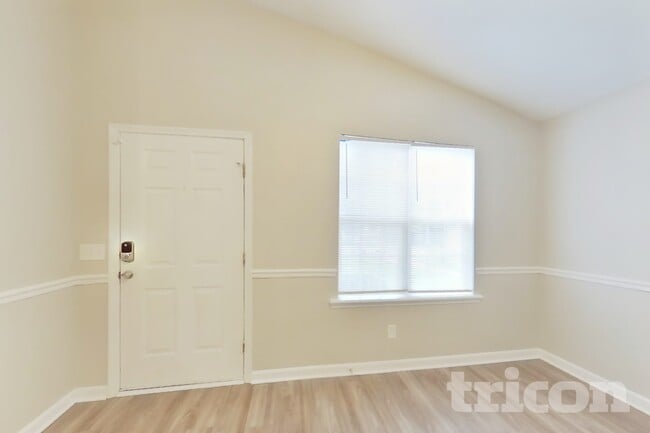 Building Photo - 120 Huntwood Trail