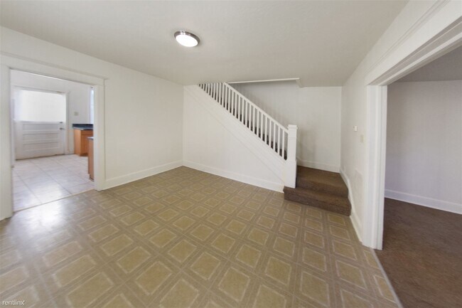 Building Photo - 3 br, 1 bath House - 217 N Eberts Ln