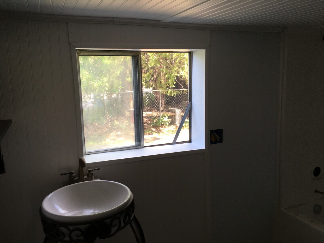 Foto principal - 3021 1/2 Silver St