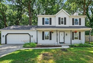 Building Photo - 2204 Spring Hill Dr