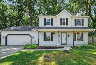 Building Photo - 2204 Spring Hill Dr
