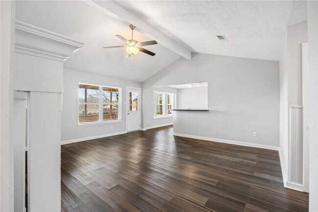 Foto del edificio - Welcome to this fully remodeled 4/2/2 brick home near Lake Conroe! With new AC/heat, roof, water ...